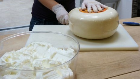 Злоупотребява се с качеството на масла и сирена