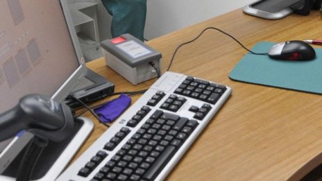 Звената за български документи за самоличност ще работят днес и утре