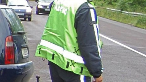 Кола помете възрастна пешеходка в Сливенско