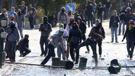 Двама полицаи са убити при нападение в Източна Турция