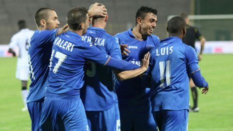 Левски би едва с 1:0 Банско