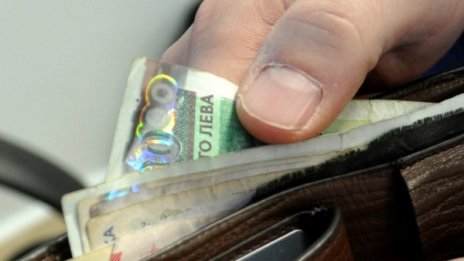 Варненец потроши бившата си и й открадна парите