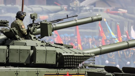 Как Западът продължава да финансира войната на Русия в Украйна?