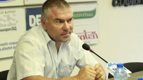 Задържаха аптечния бос Веселин Марешки