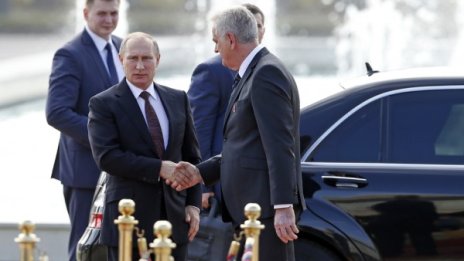 Путин пристигна на посещение в Сърбия