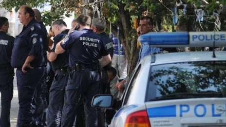 Задържаха двама чужденци, влезли нелегално у нас
