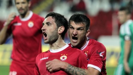 ЦСКА загря за Левски с 2:0 над Литекс