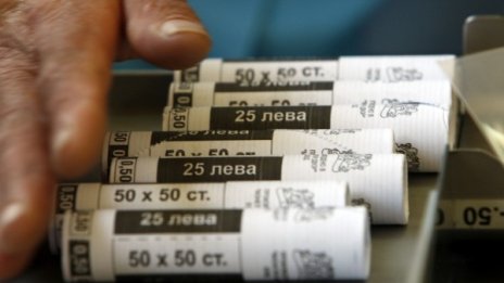 Финансовото министерство орязва прогнозата за икономиката за 2015 г.  