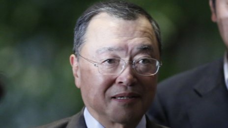 Политически дарения за японски министър харчени в садо мазо бар