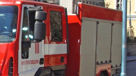 Лек автомобил се запали по време на движение край Пловдив