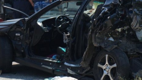 Двама са загинали на пътя през денонощието