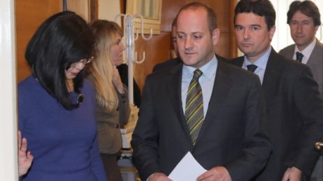 Решаваща среща: ГЕРБ и РБ делят креслата в кабинета