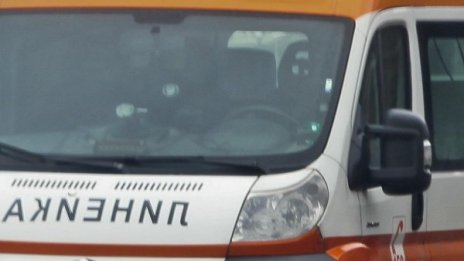 Млад шофьор загина след сблъсък в мантинела в Пловдивско