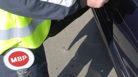 Пипнаха пиян сърбин с товарен камион в Кюстендилско