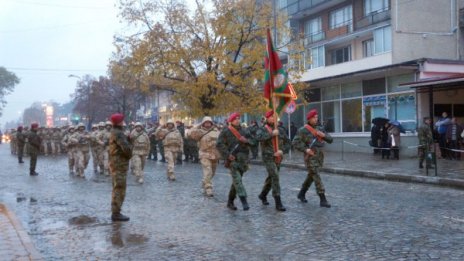 Военният министър: "Ще стягаме бойния дух на армията"