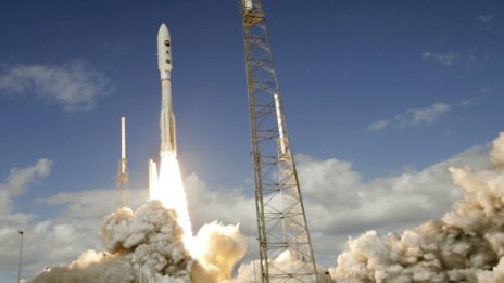 Събуждат "Нови хоризонти", за да започне изследването на Плутон