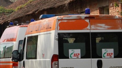 Двама тийнейджъри в болница, намерени са в безпомощно състояние