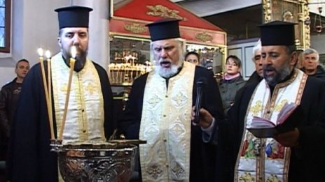 Ексбоксьорът поп Данчо се моли за Кубрат Пулев