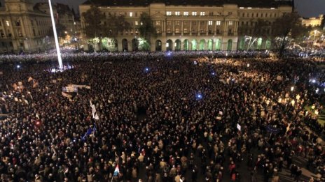 Над 10 000 унгарци протестираха в Будапеща