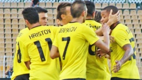 Ботев отряза Левски за двама играчи
