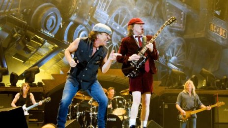 AC/DC тръгват на турне без барабаниста си