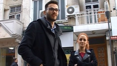 Момче предложи брак на гаджето си на пъпа на Пловдив