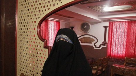 Ресторанти в Саудитска Арабия забраняват влизането на самотни жени