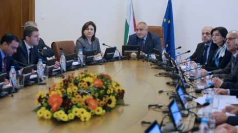 Властта разчита за областни на ексдепутати и губернатори