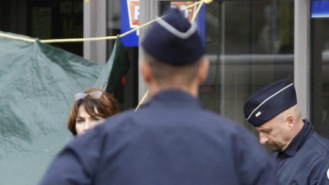 Французи обраха 14 кметства за две нощи