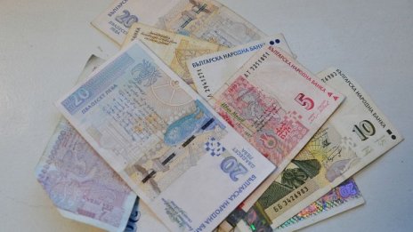 Ало измамници отмъкнаха хилядарки от хора в Бургаско