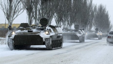 Украинските части и сепаратистите в Луганск спират огъня на 5 декември