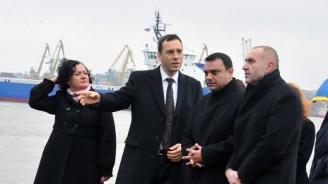 Инвестират 12 млн. лв. в Пристанище - Бургас