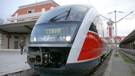 БДЖ започва продажба на билети за празниците