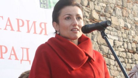 Танева обеща план за земеразделяне на землището в Дългопол