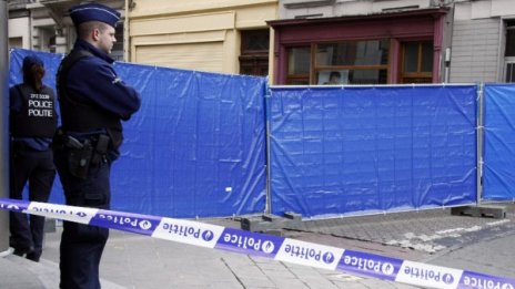 Четирима въоръжени държат заложник в апартамент в Гент