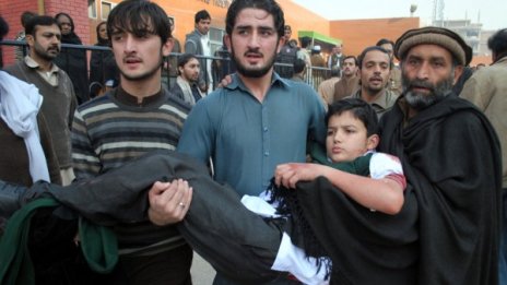 Над 100 са вече убитите деца при нападението в Пакистан 