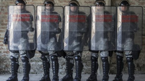 Задържаните в Белград българи са имали право на протест 