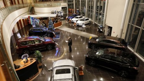 Автомобилният пазар в Русия спря