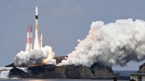 НАСА подготвя кацане на астронавти върху астероид