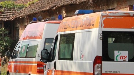 Човек е затрупан при взрив в частен завод в Мъглиж