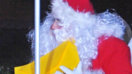 Дядо Коледа обикаля с велосипед 6 български града