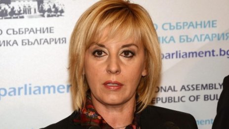Манолова иска БСП да атакува в КС пенсионните промени 