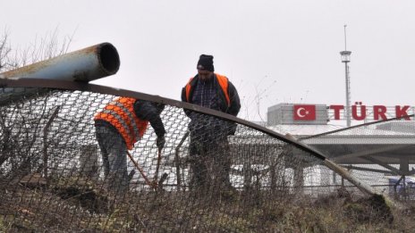 Над 100 иракчани пробваха щурм на границата ни откъм Турция