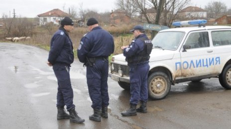 Извадиха тялото на загиналия шофьор на камиона с полицаи