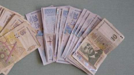 Задържаха майка и дъщеря за подкуп на служител на дирекцията по горите