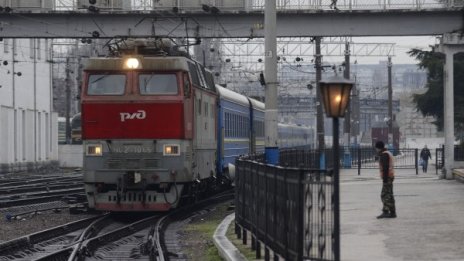 Украйна блокира достъпа на леки автомобили в Крим