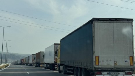 Интензивен е трафикът на ГКПП "Капитан Андреево" и "Лесово" за камиони