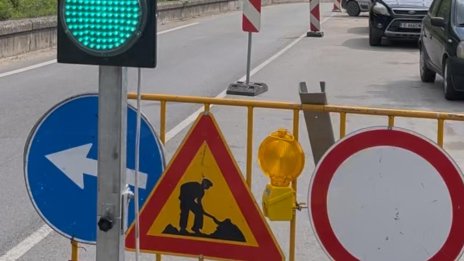 Свлачище временно затвори участък от пътя Велико Търново – Горна Оряховица
