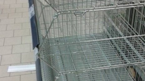 Хлябът и бананите в Пловдив свършиха 