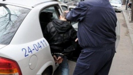 Полицаи са задържали в Каспичан обявен за издирване мъж